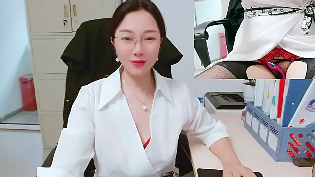 OL-Lily online show from 10/04/25, 02:31