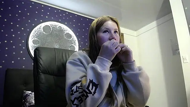 Olivia11  online show from 09/15/25, 12:16