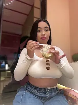 SofiaWildee online show from 02/04/26, 12:16