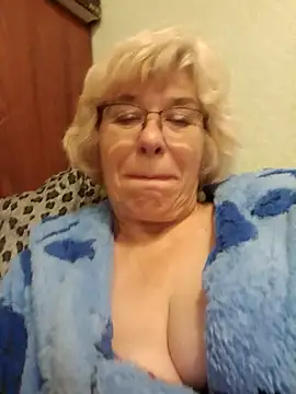 52MiaLove02 online show from 10/28/25, 05:59