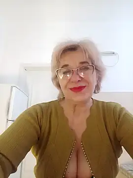 Snapshot of 52MiaLove02 chatting on 02/02/26, 05:39 52MiaLove02 online show from 02/02/26, 05:39