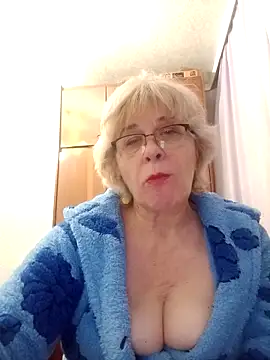 Snapshot of 52MiaLove02 chatting on 02/16/26, 06:04 52MiaLove02 online show from 02/16/26, 06:04