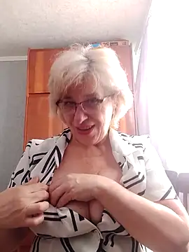 Snapshot of 52MiaLove02 chatting on 03/02/26, 01:18 52MiaLove02 online show from 03/02/26, 01:18