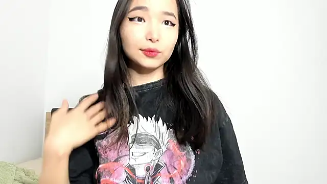 Soyun Mia online show from 12/21/25, 01:40