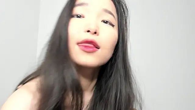 Soyun Mia online show from 05/09/26, 12:10