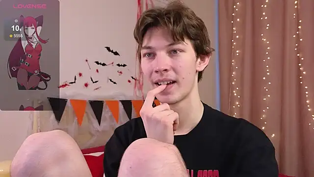  Den1s  online show from 10/29/25, 12:29