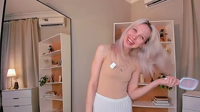 ErinBissonnette online show from 04/18/26, 06:34