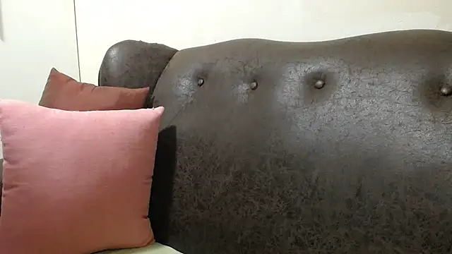 bustylaura4u online show from 02/14/25, 10:14