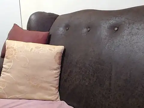 bustylaura4u online show from 01/09/26, 10:07