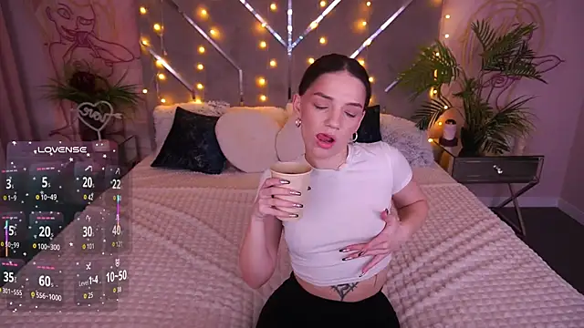 MirielleNymph online show from 03/25/26, 01:39