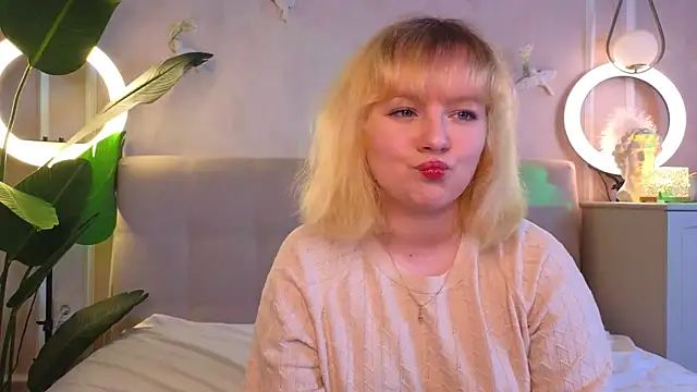 Snapshot of DianaJacobs chatting on 11/07/25, 10:04 DianaJacobs online show from 11/07/25, 10:04