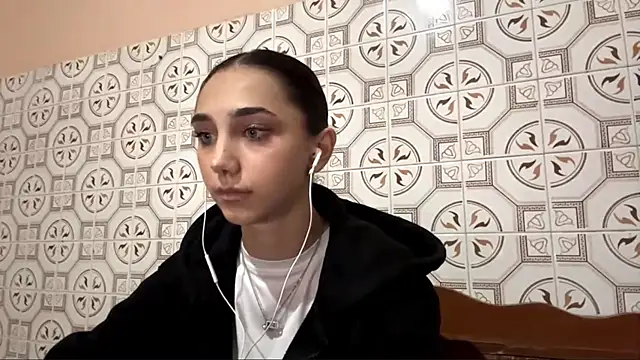 Snapshot of LinaMour chatting on 11/01/25, 10:12 LinaMour online show from 11/01/25, 10:12