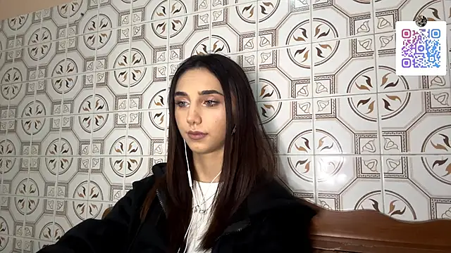 Snapshot of LinaMour chatting on 11/28/25, 10:34 LinaMour online show from 11/28/25, 10:34