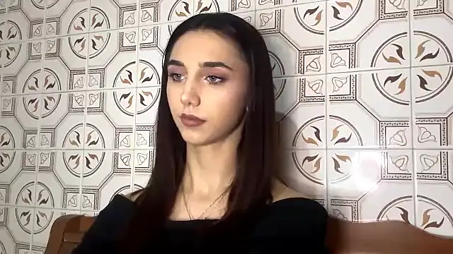 Snapshot of LinaMour chatting on 11/29/25, 10:13 LinaMour online show from 11/29/25, 10:13