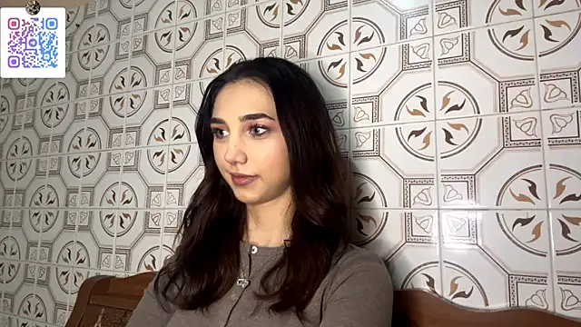 Snapshot of LinaMour chatting on 12/13/25, 10:15 LinaMour online show from 12/13/25, 10:15