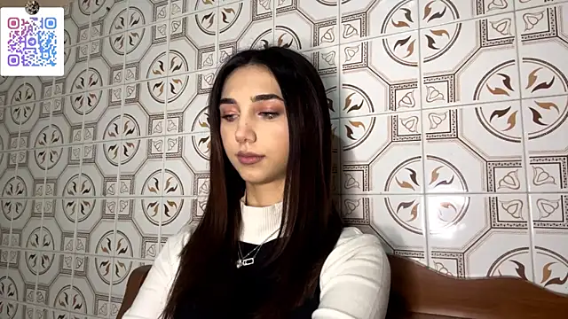 Snapshot of LinaMour chatting on 12/16/25, 10:15 LinaMour online show from 12/16/25, 10:15