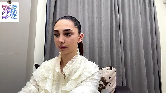 Snapshot of LinaMour chatting on 01/08/26, 10:23 LinaMour online show from 01/08/26, 10:23