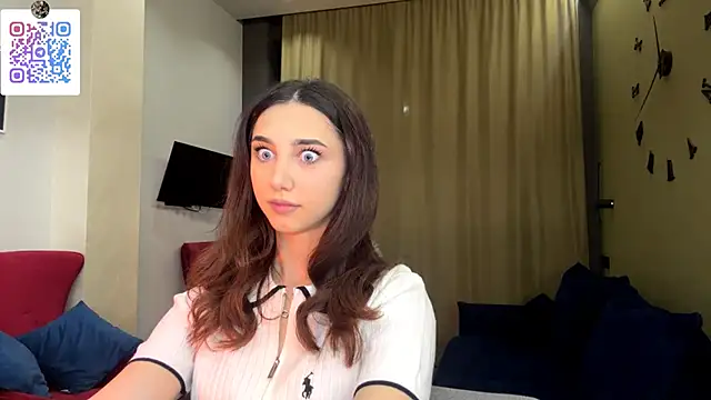 Snapshot of LinaMour chatting on 01/13/26, 10:15 LinaMour online show from 01/13/26, 10:15