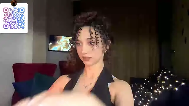 Snapshot of LinaMour chatting on 02/28/26, 10:22 LinaMour online show from 02/28/26, 10:22