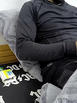 yazinyazin1 online show from 11/26/25, 01:12