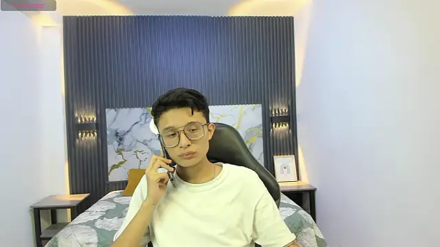 SantiagoRusso18 online show from 02/21/26, 08:10