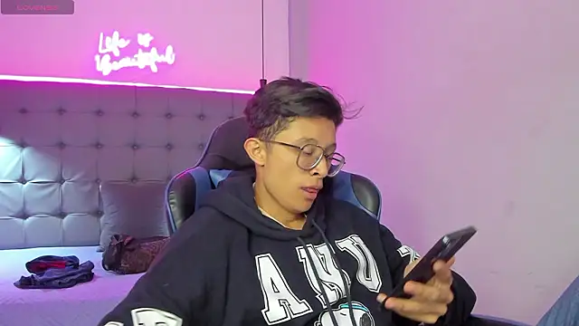 SantiagoRusso18 online show from 02/24/26, 01:09