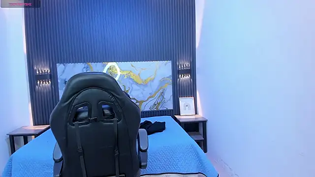 SantiagoRusso18 online show from 03/03/26, 07:09