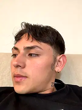 Snapshot of Vittorio_19 chatting on 09/12/25, 07:58 Vittorio 19 online show from 09/12/25, 07:58