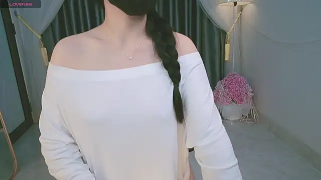 miu iu24 online show from 11/02/25, 02:03