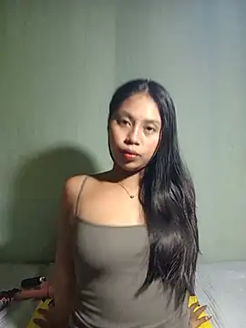 Snapshot of UrSweetAsianLady_02 chatting on 07/17/26, 01:23 UrSweetAsianLady 02 online show from 07/17/26, 01:23