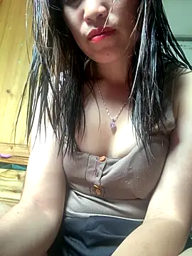 tuyetnhi-00 online show from 09/15/25, 02:55