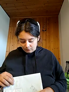 YoungLiisaxx online show from 10/25/25, 09:06