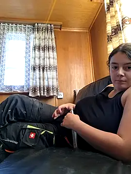 YoungLiisaxx online show from 10/30/25, 12:06