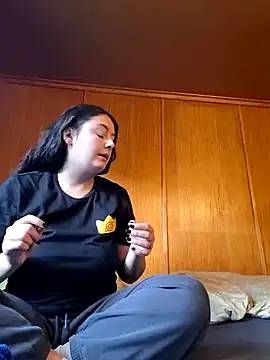 YoungLiisaxx online show from 11/13/25, 06:56