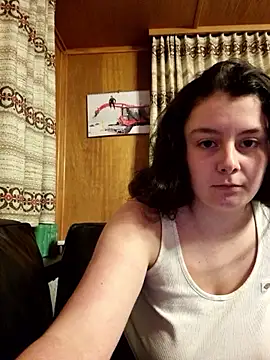 YoungLiisaxx online show from 02/03/26, 05:29