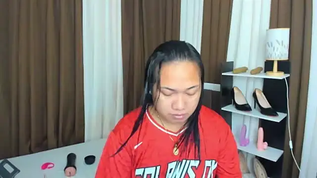 TsUncutKaren online show from 09/18/25, 11:23