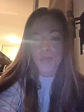 Luna Lynn online show from 07/17/26, 08:35