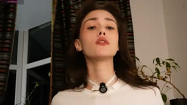 ttragedienne online show from 10/27/25, 01:37