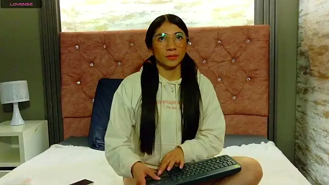 Aurora jones11 online show from 09/09/25, 04:01