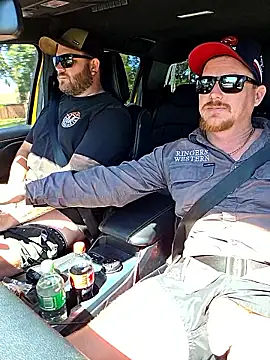 Snapshot of brokecountrylads chatting on 02/17/26, 04:09 brokecountrylads online show from 02/17/26, 04:09