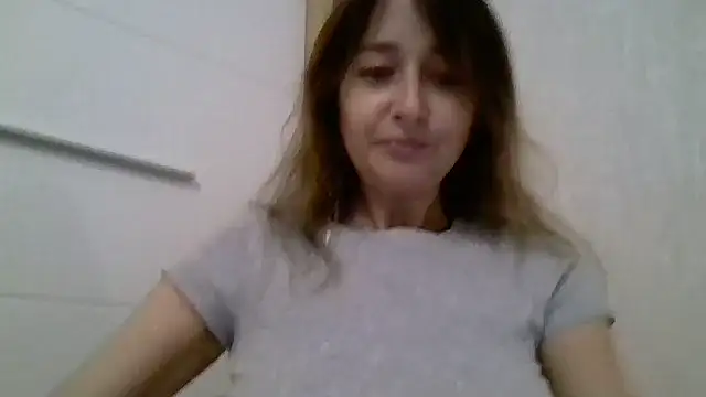 Snapshot of Avenique chatting on 10/08/25, 03:53 Avenique online show from 10/08/25, 03:53