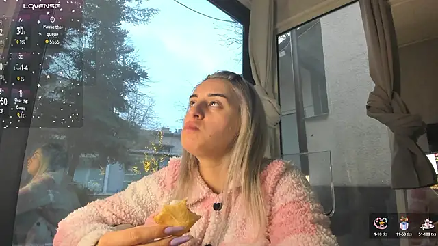 Ella Vee online show from 02/09/26, 06:17