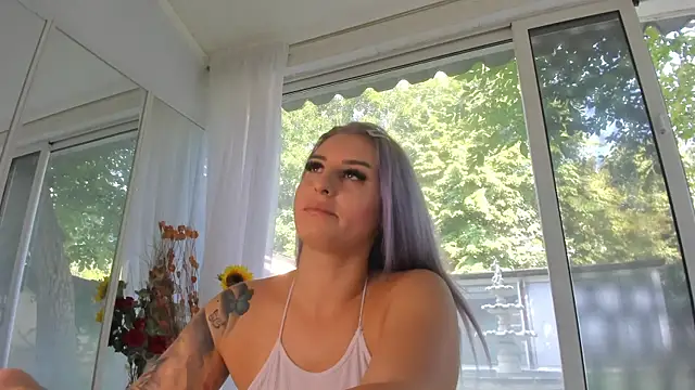 Snapshot of Ella_Vee chatting on 07/19/26, 07:01 Ella Vee online show from 07/19/26, 07:01