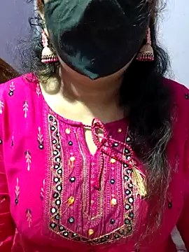 luci-queen online show from 10/08/25, 06:00