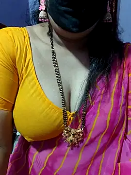 luci-queen online show from 10/17/25, 04:59