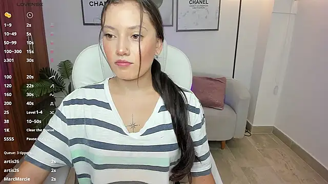 nylaa rose online show from 10/23/25, 06:50