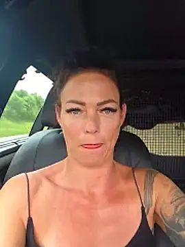 Snapshot of SydneySchmid chatting on 06/04/26, 12:00 SydneySchmid online show from 06/04/26, 12:00