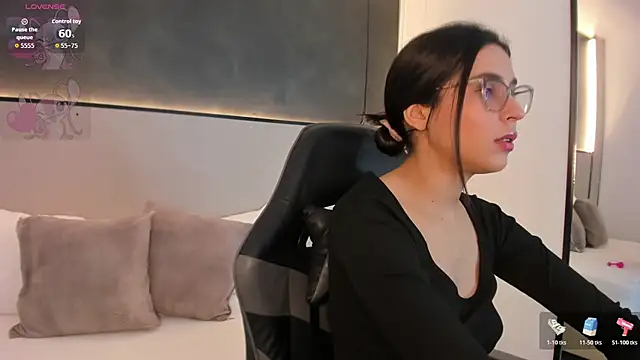 desireee  online show from 12/05/25, 07:10