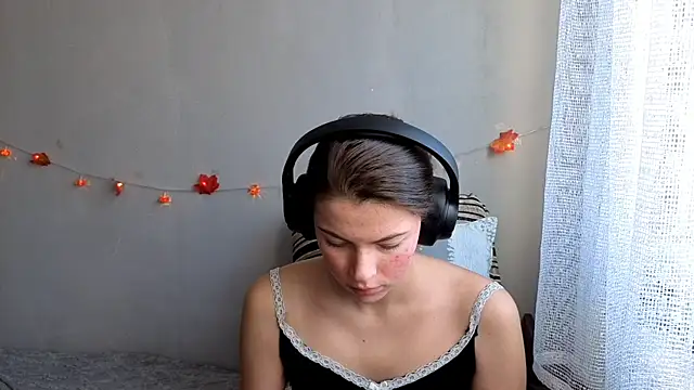 CutieAnny online show from 10/14/25, 04:35