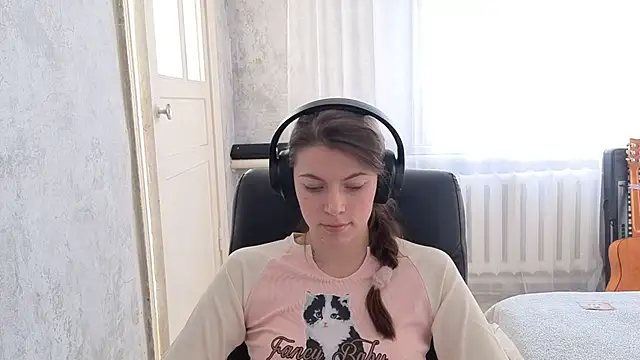 CutieAnny online show from 11/04/25, 04:44